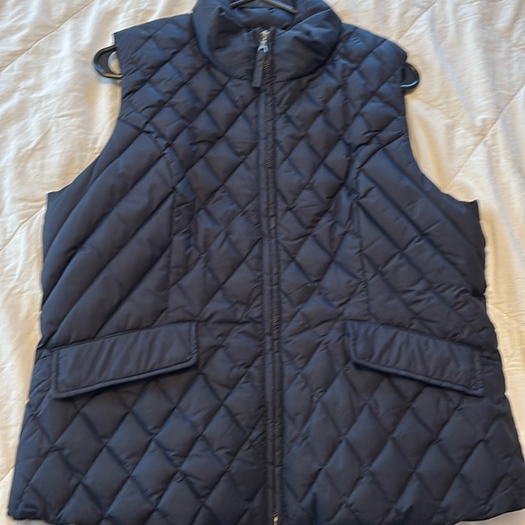 Women’s Tommy Hilfiger Dark Navy Blue Quilted Winter Vest - Picture 3 of 10